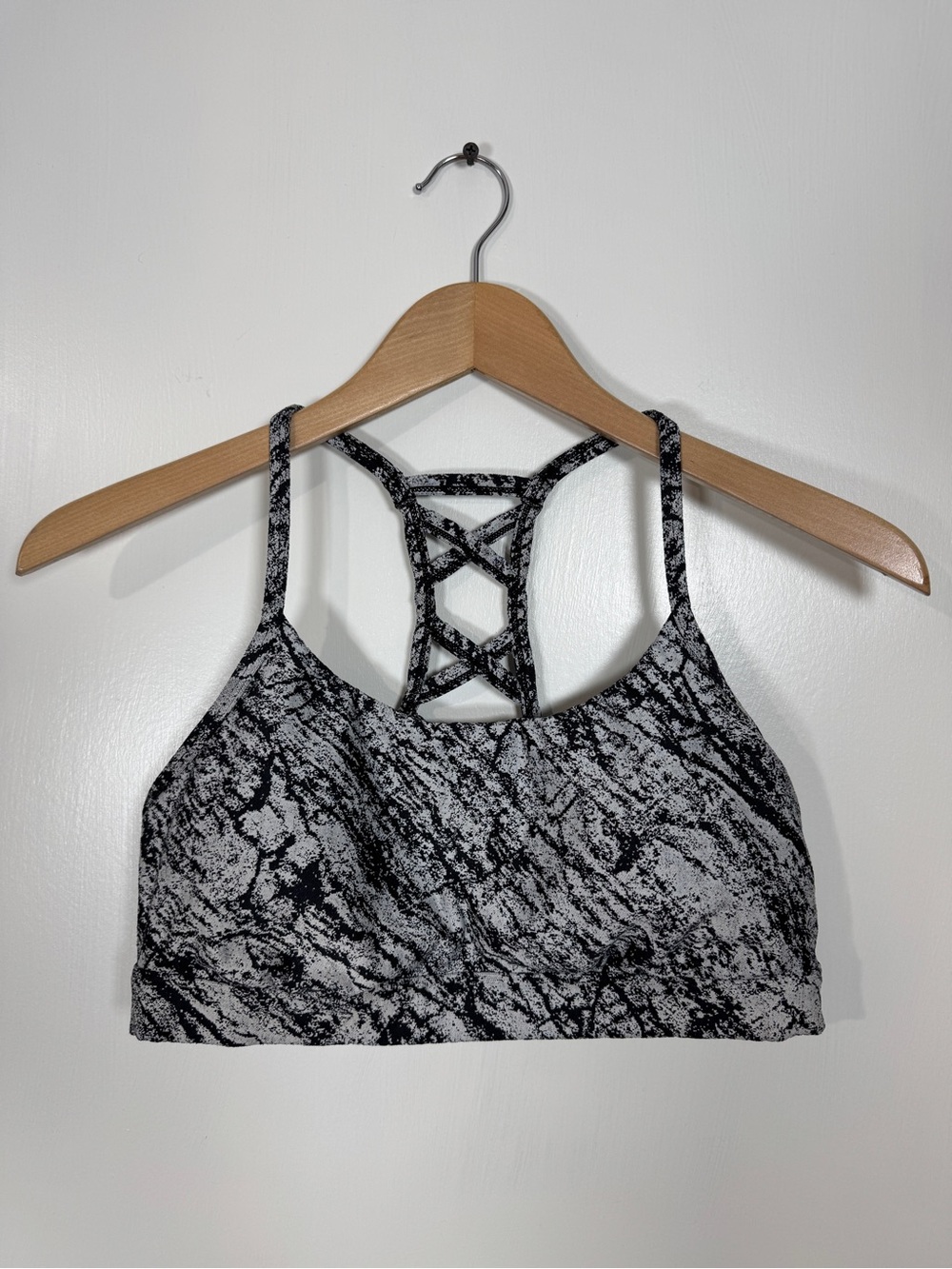 WAT6 {All in Motion} Black White Print Racerback Ladderback Sports Bra - Picture 5 of 5